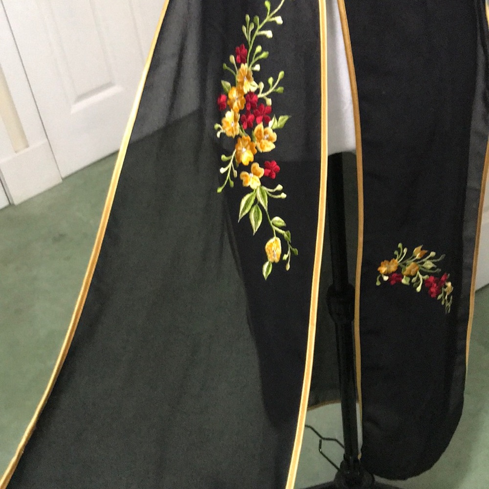Golden Dragon Silk Japanese Embroidered Kimono - Picture 7 of 8